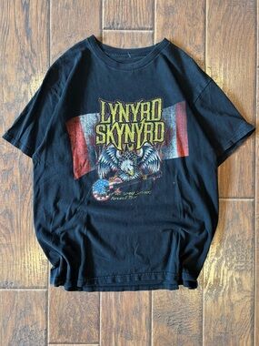Vintage Y2K 2019 Lynyrd Skynard Music Shirt